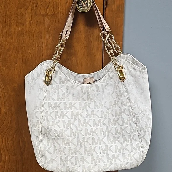 Michael Kors Pursue - Picture 6 of 11